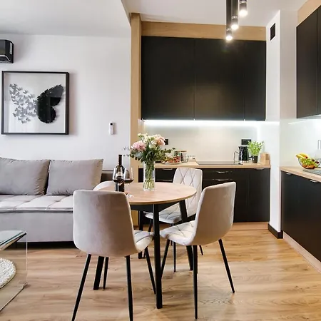 Apartment Black Butterfly By Housine