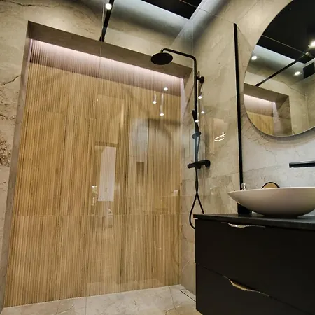 Apartment Black Butterfly By Housine