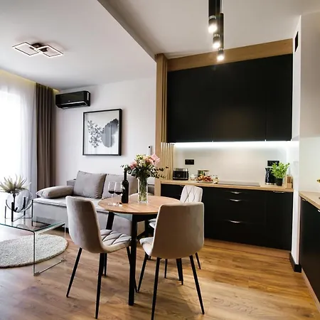 Apartment Black Butterfly By Housine Zator