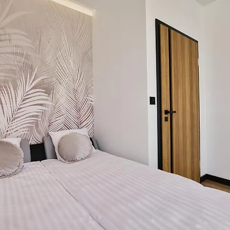 Apartman Black Butterfly By Housine Zator